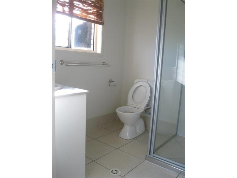 18 Dornoch Cres, Raceview QLD 4305