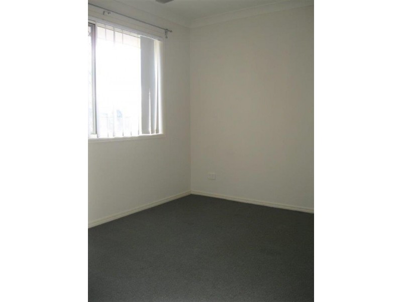 18 Dornoch Cres, Raceview QLD 4305