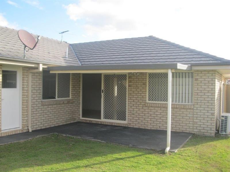 18 Dornoch Cres, Raceview QLD 4305