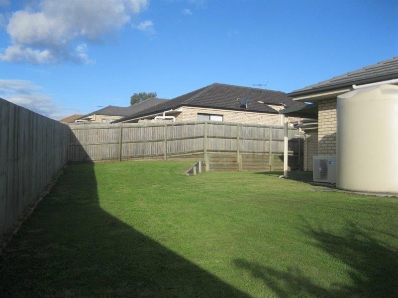 18 Dornoch Cres, Raceview QLD 4305