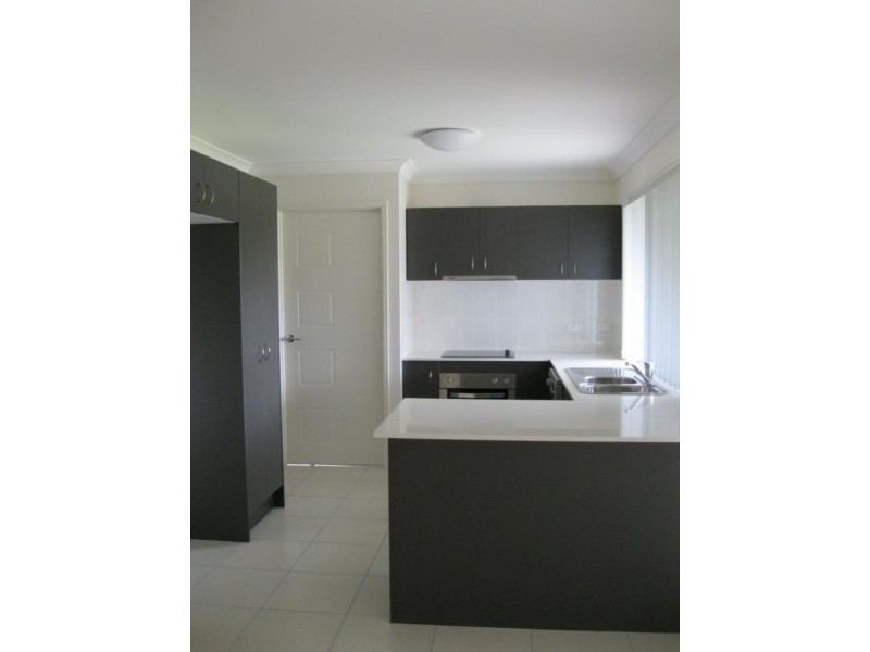 12 Atlantic  Dr, Brassall QLD 4305