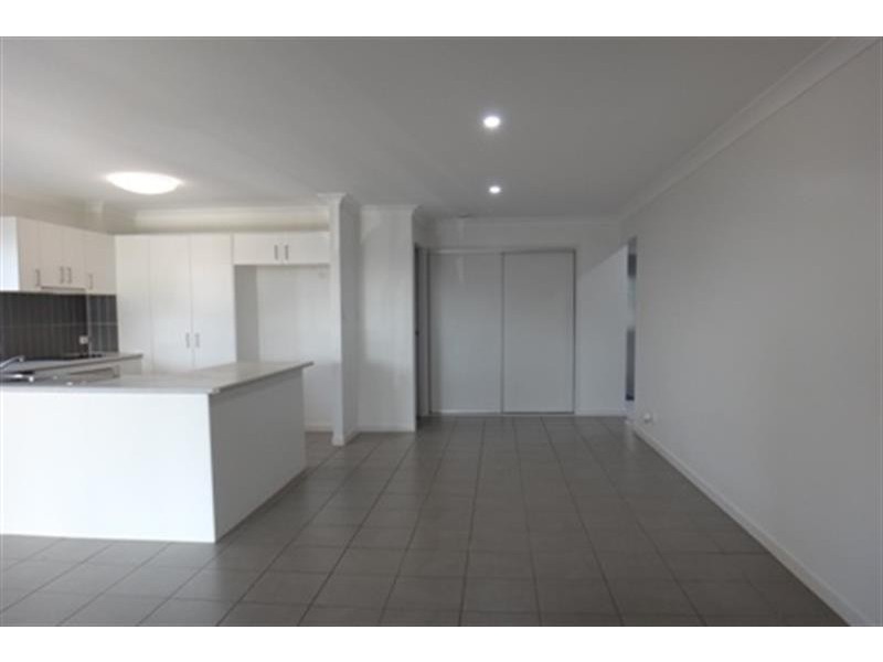 9 Scottsdale St, Raceview QLD 4305