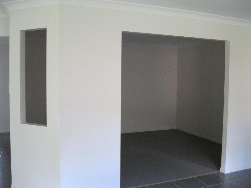 4 Atlantic Dr, Brassall QLD 4305