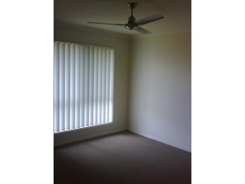 4 Atlantic Dr, Brassall QLD 4305