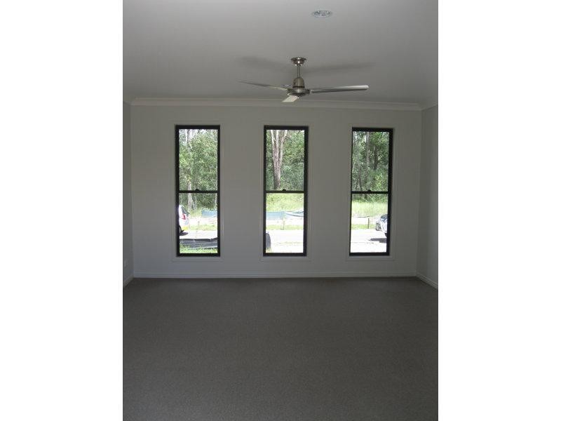 19 Skardon Cres, Brassall QLD 4305