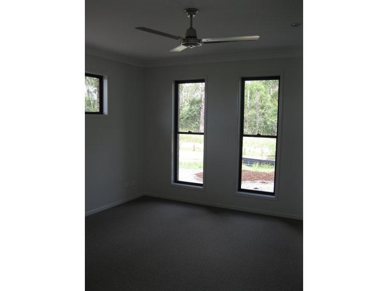 19 Skardon Cres, Brassall QLD 4305