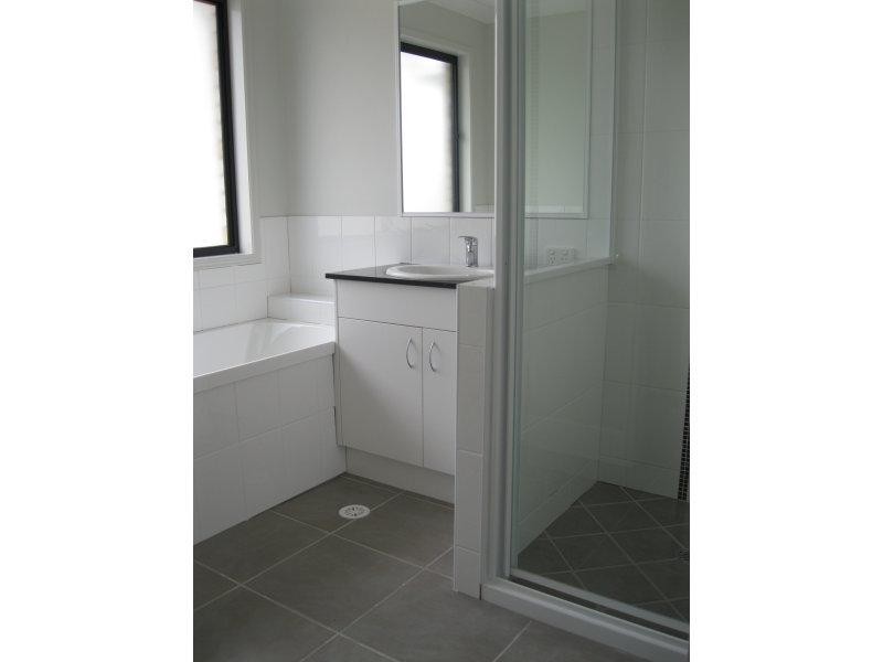 19 Skardon Cres, Brassall QLD 4305