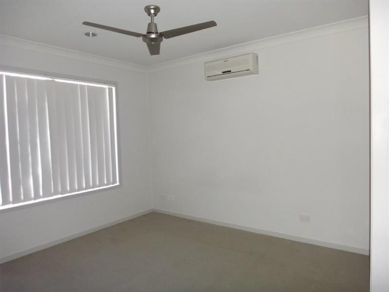 21 Scottsdale St, Raceview QLD 4305