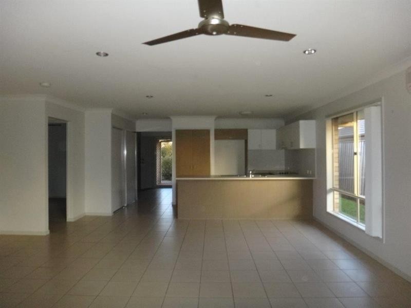 21 Scottsdale St, Raceview QLD 4305