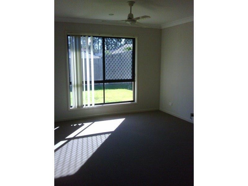 22 Brushwood  Cct, Forest Lake QLD 4078