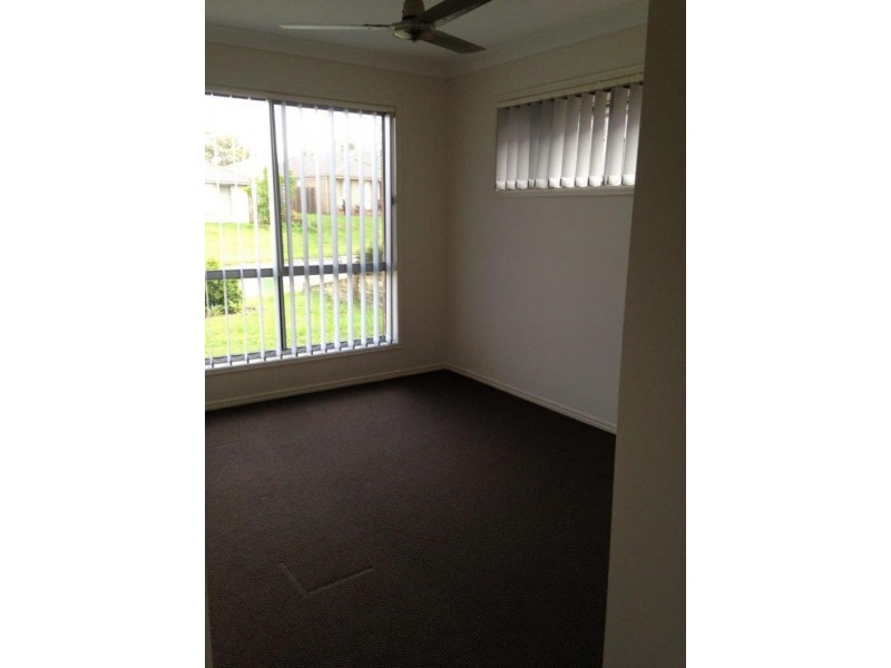 13 Staaten  St, Brassall QLD 4305