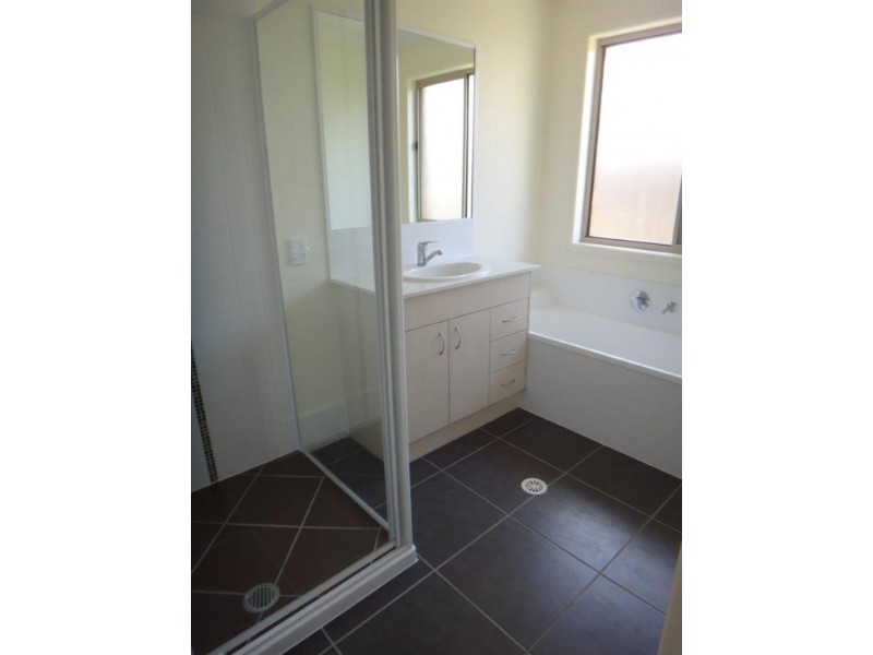 52 Moonlight  Dr, Brassall QLD 4305