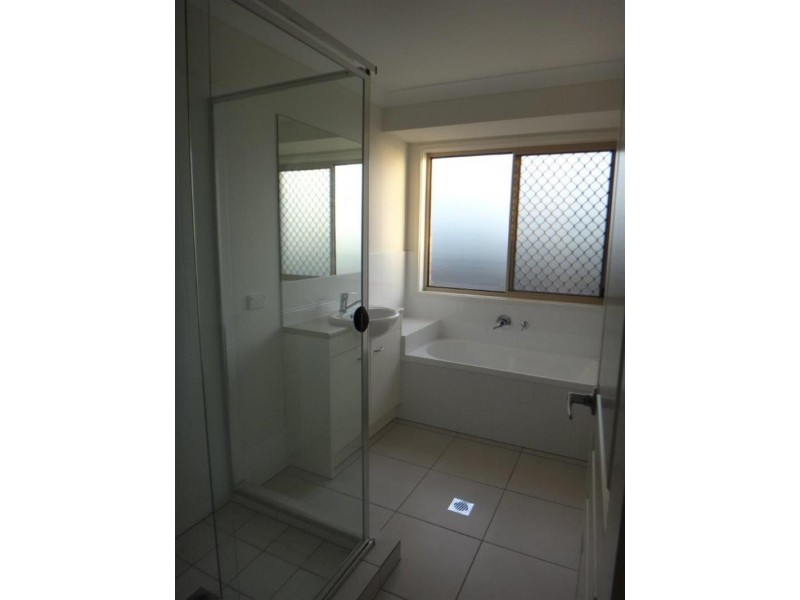 16 Dianella St, Springfield Lakes QLD 4300