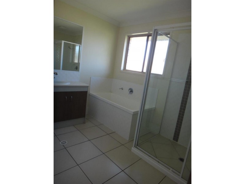 14 Lukin Ct, Brassall QLD 4305