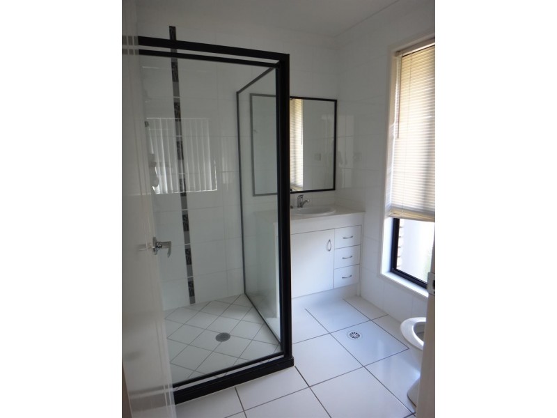 1 Lukin Ct, Brassall QLD 4305