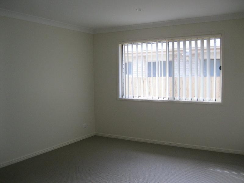 6 Nicole Ct, Redbank QLD 4301
