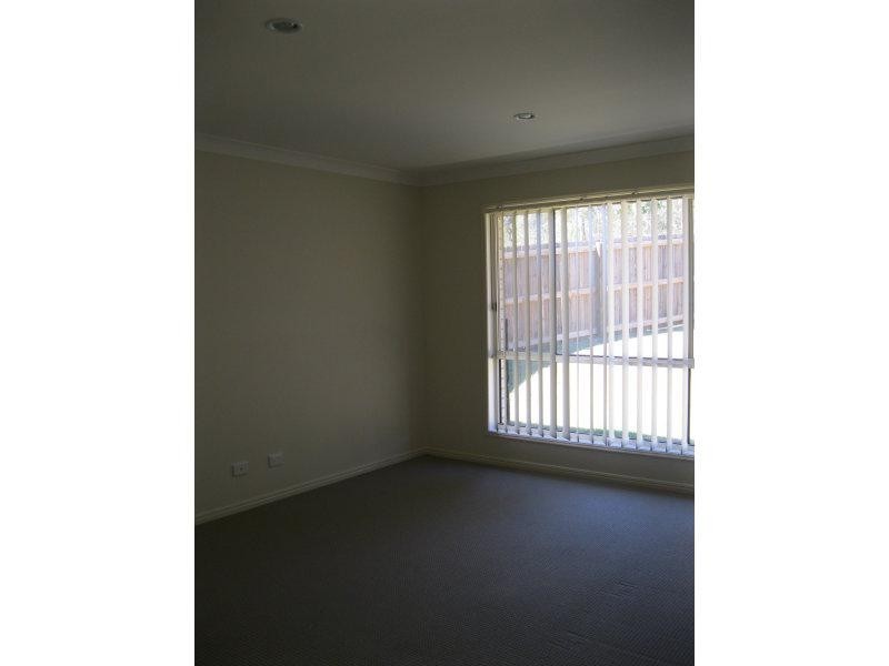 2 Atlantic Dr, Brassall QLD 4305