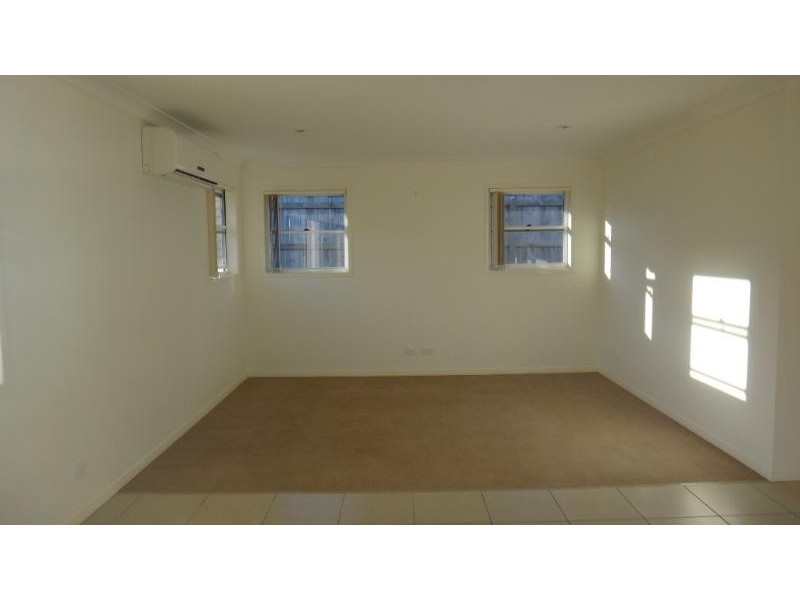 8 Friendship  Pl, Brassall QLD 4305