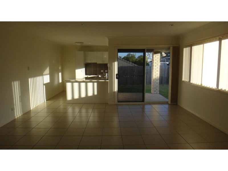 8 Friendship  Pl, Brassall QLD 4305