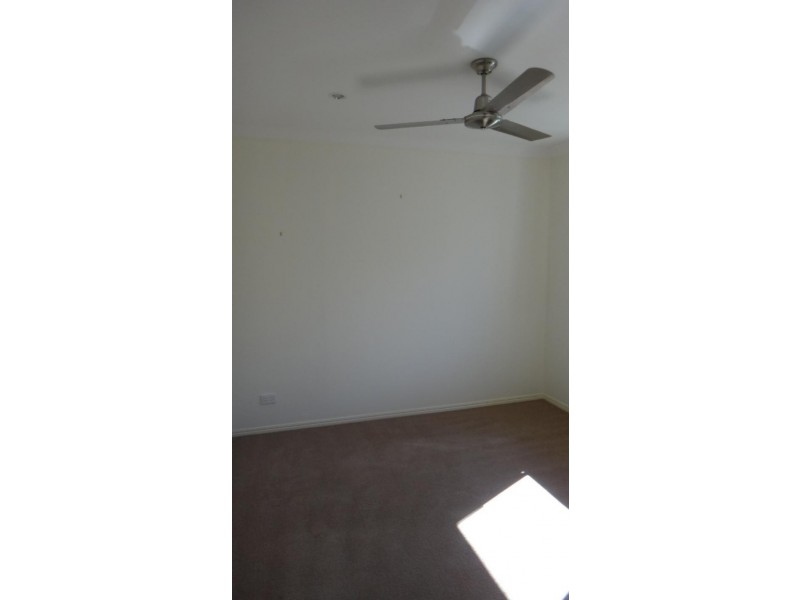 8 Friendship  Pl, Brassall QLD 4305