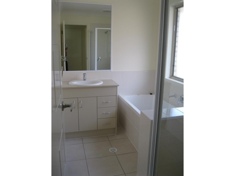 41 Skardon Cres, Brassall QLD 4305