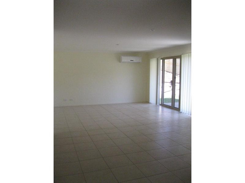 8 Borrowdale  Ct, Brassall QLD 4305