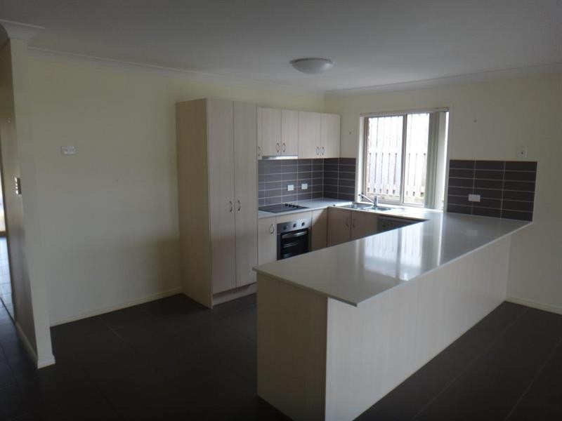 15 Staaten  St, Brassall QLD 4305