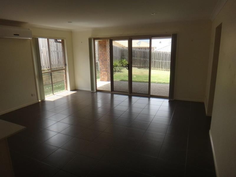 15 Staaten  St, Brassall QLD 4305