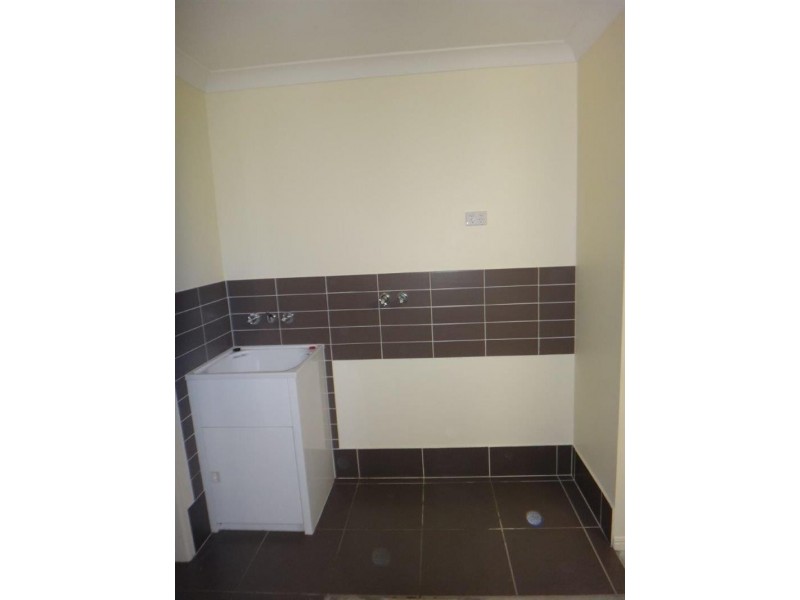 15 Staaten  St, Brassall QLD 4305