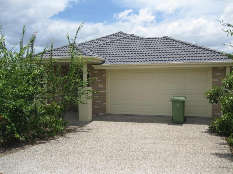 35 Tindle St, Redbank Plains QLD 4301