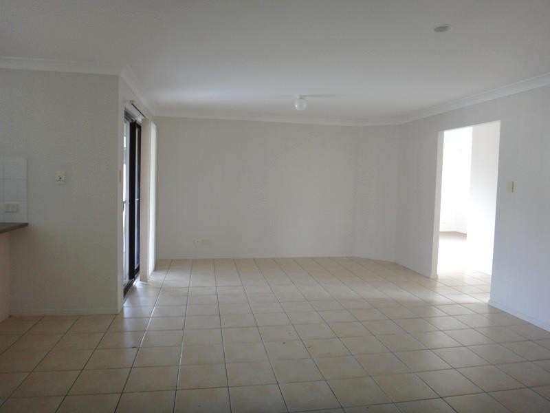 11 Anna  Dr, Raceview QLD 4305