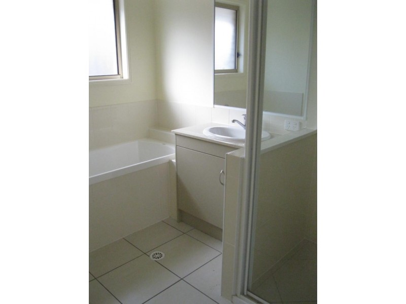 35 Aramac St, Brassall QLD 4305