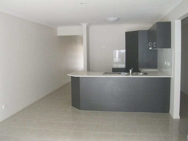 1/20 Tunstall  Way, Brassall QLD 4305