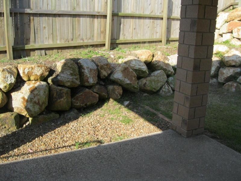 4 Shaun St, Redbank Plains QLD 4301