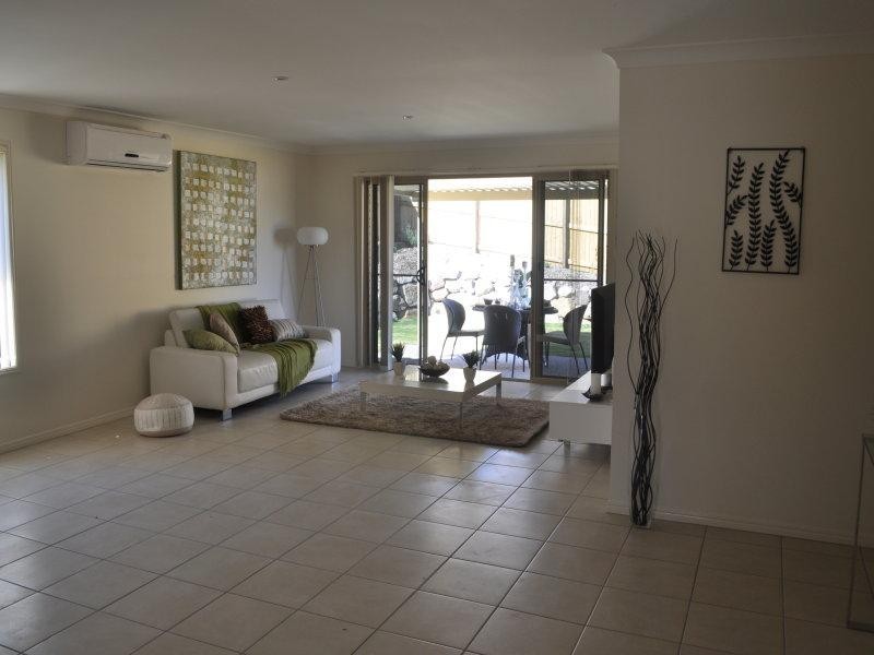 11 Friendship  Pl, Brassall QLD 4305