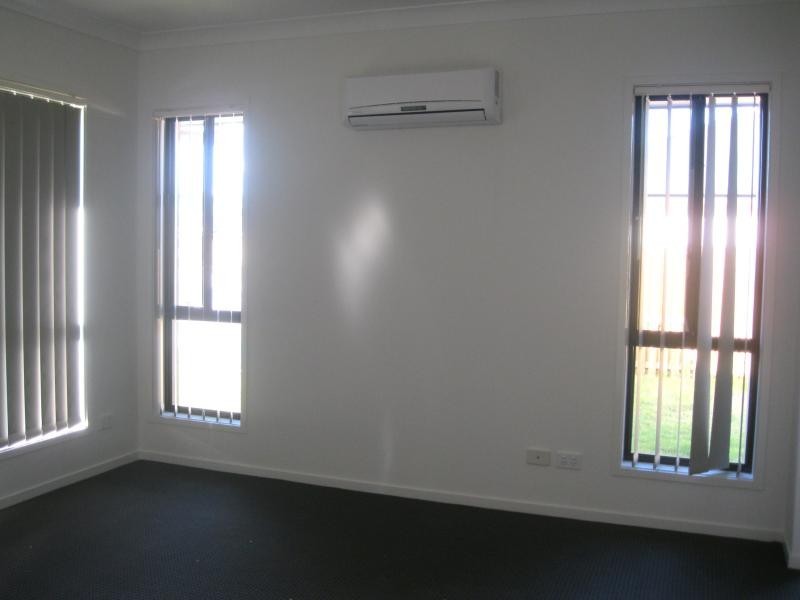 103 Honeywood Dr, Fernvale QLD 4306