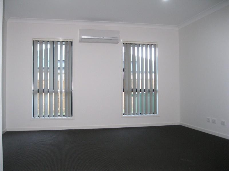 103 Honeywood Dr, Fernvale QLD 4306