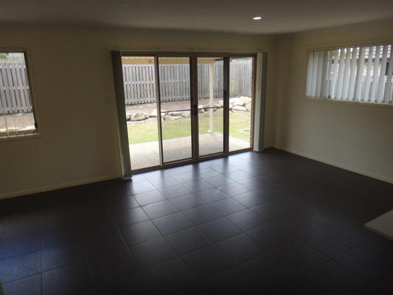 27 Aramac  St, Brassall QLD 4305