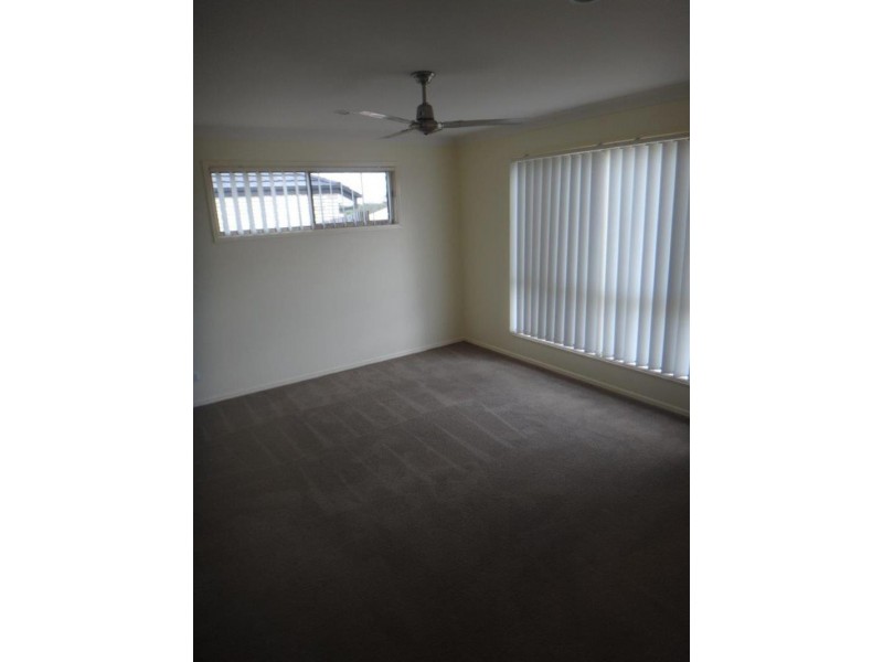 27 Aramac  St, Brassall QLD 4305