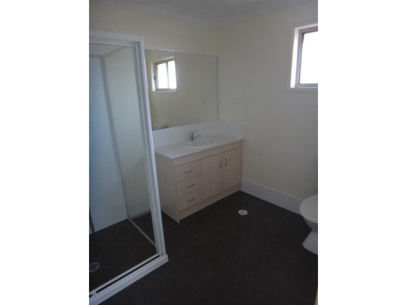 27 Aramac  St, Brassall QLD 4305