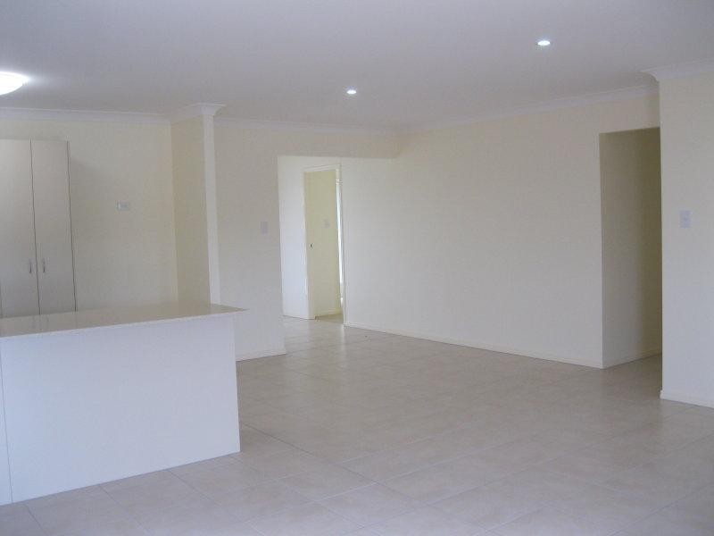 7 Sovereign  Cl, Brassall QLD 4305