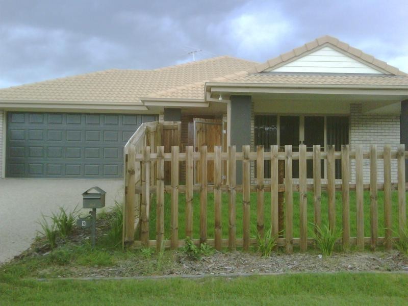 1/8 Belle Ct, Redbank QLD 4301