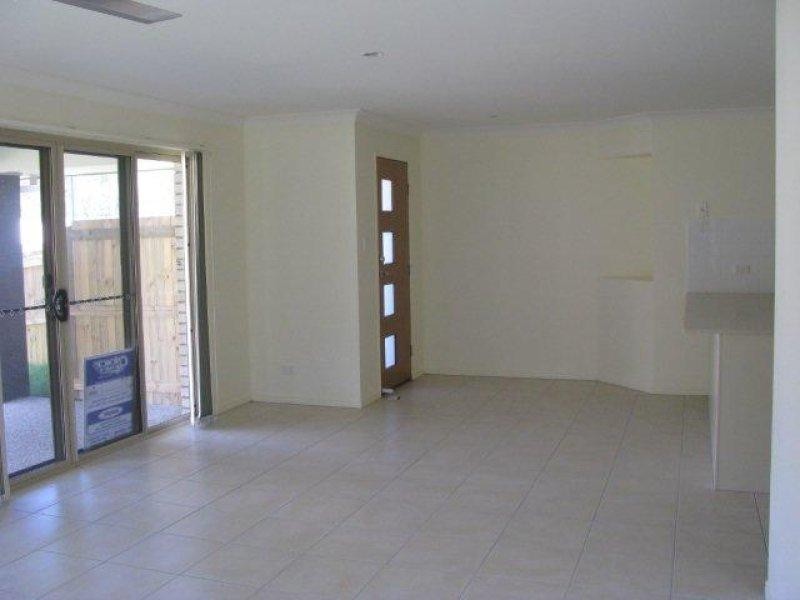 1/8 Belle Ct, Redbank QLD 4301