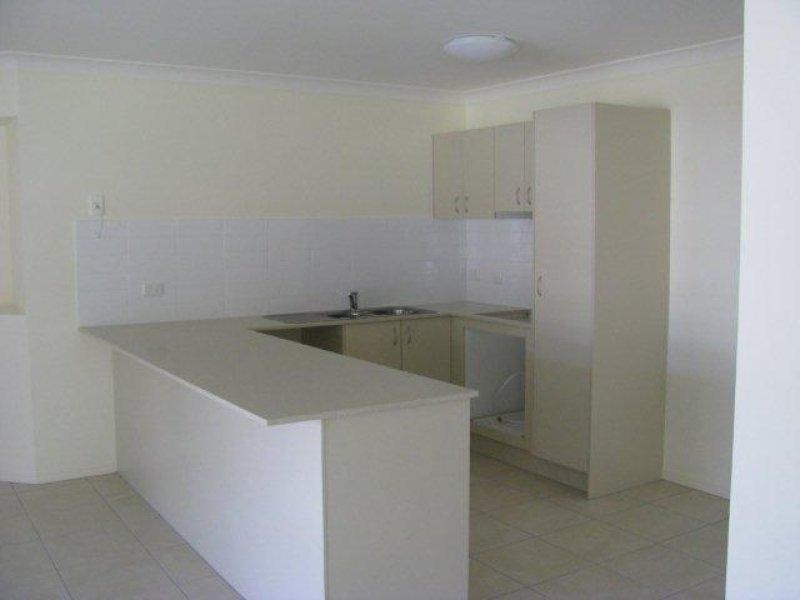 1/8 Belle Ct, Redbank QLD 4301