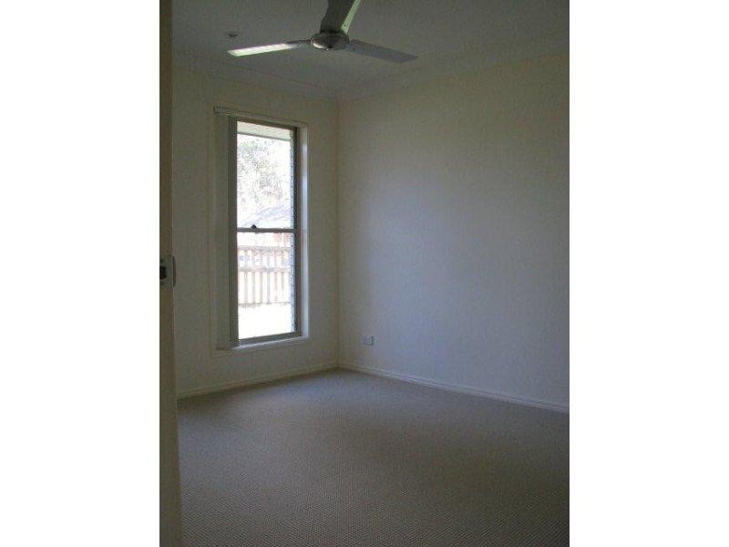 1/8 Belle Ct, Redbank QLD 4301