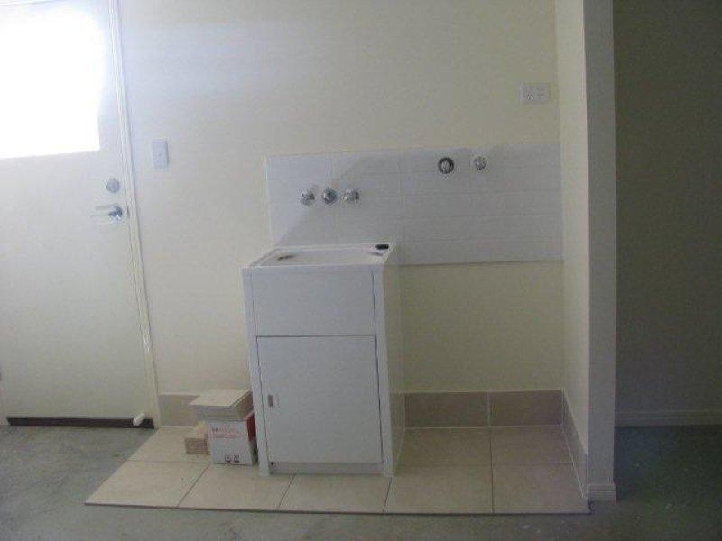 1/8 Belle Ct, Redbank QLD 4301