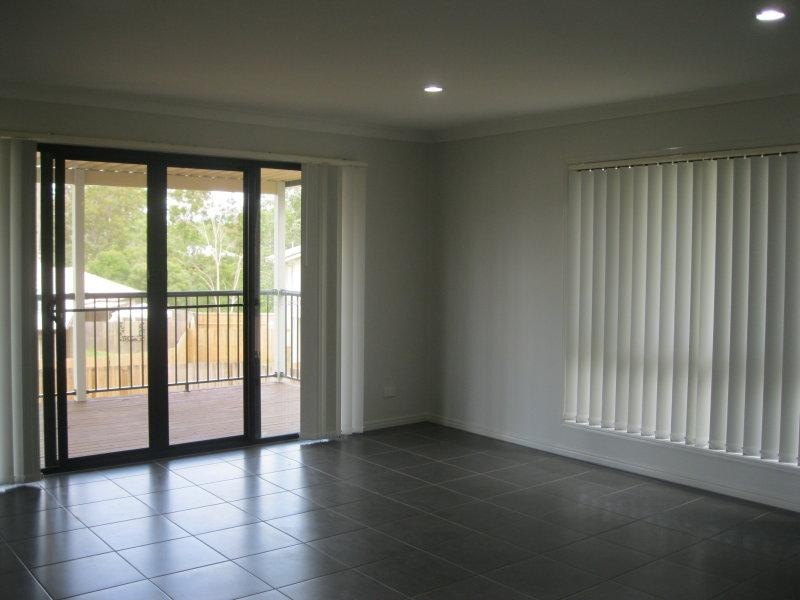 8 Stack St, Collingwood Park QLD 4301