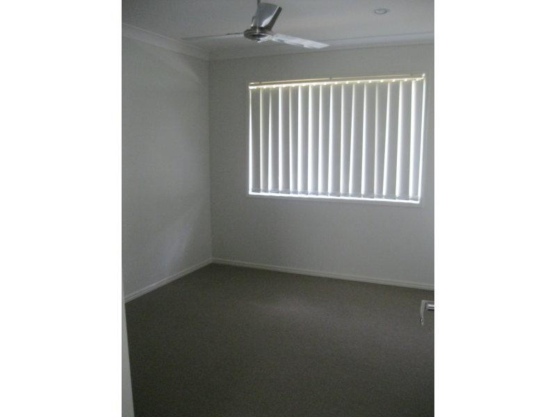 8 Stack St, Collingwood Park QLD 4301