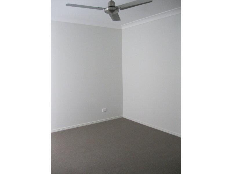 8 Stack St, Collingwood Park QLD 4301