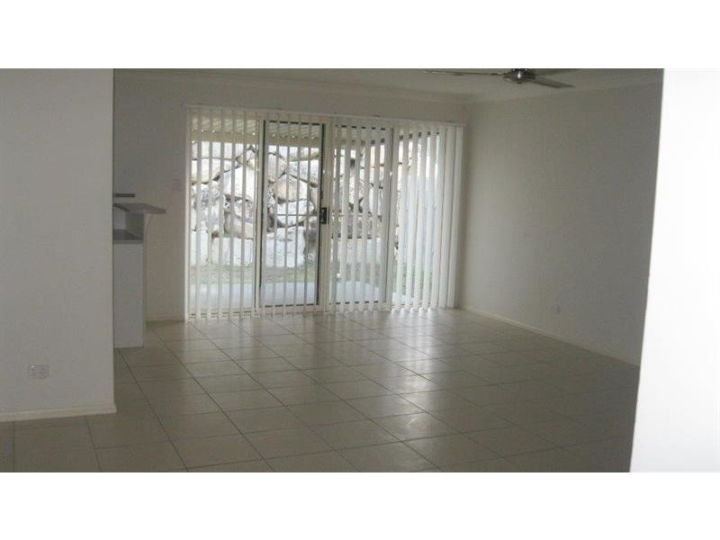 8 Casement   Ct, Collingwood Park QLD 4301